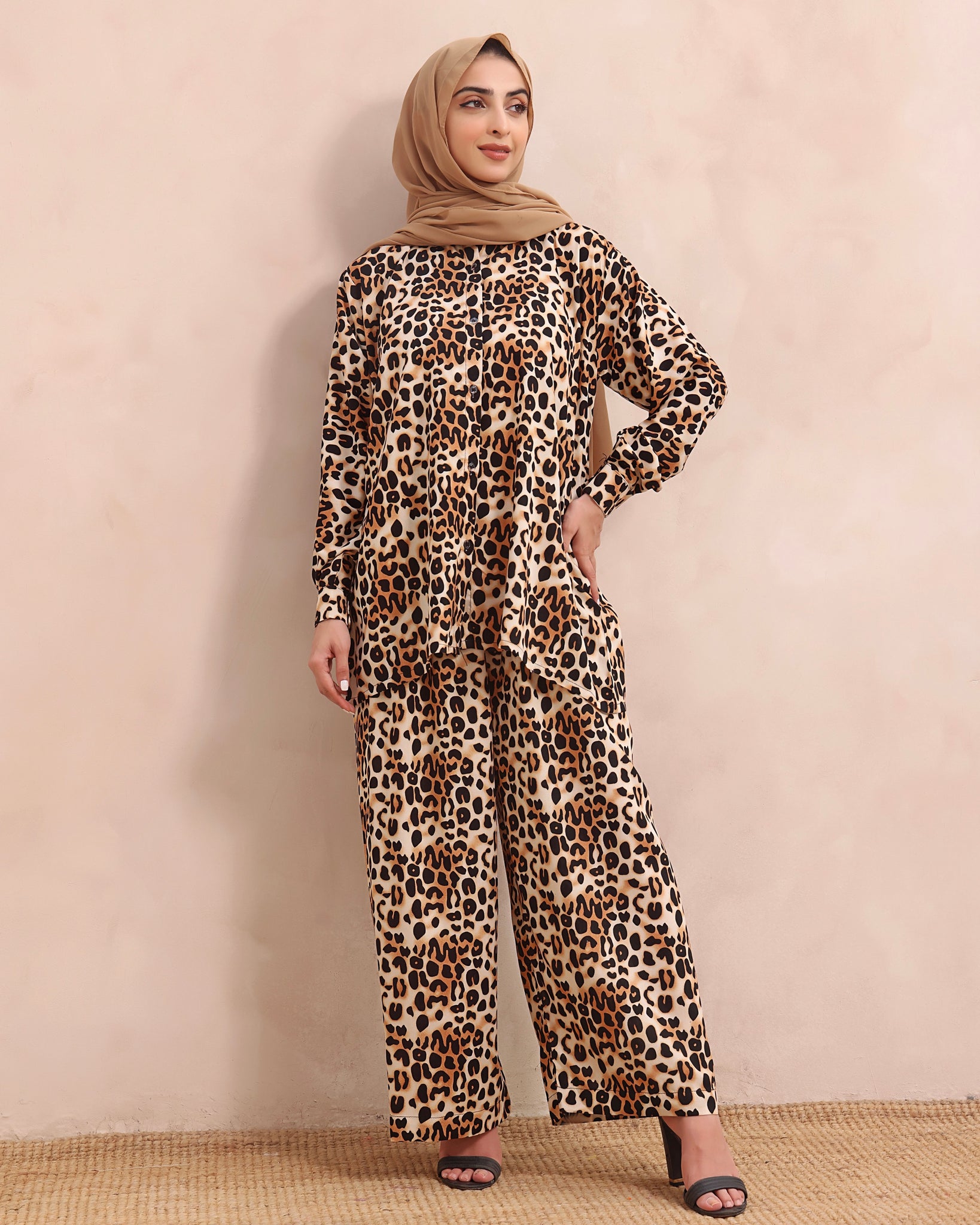 Summer Linen Co-ord Set In Leopard Print